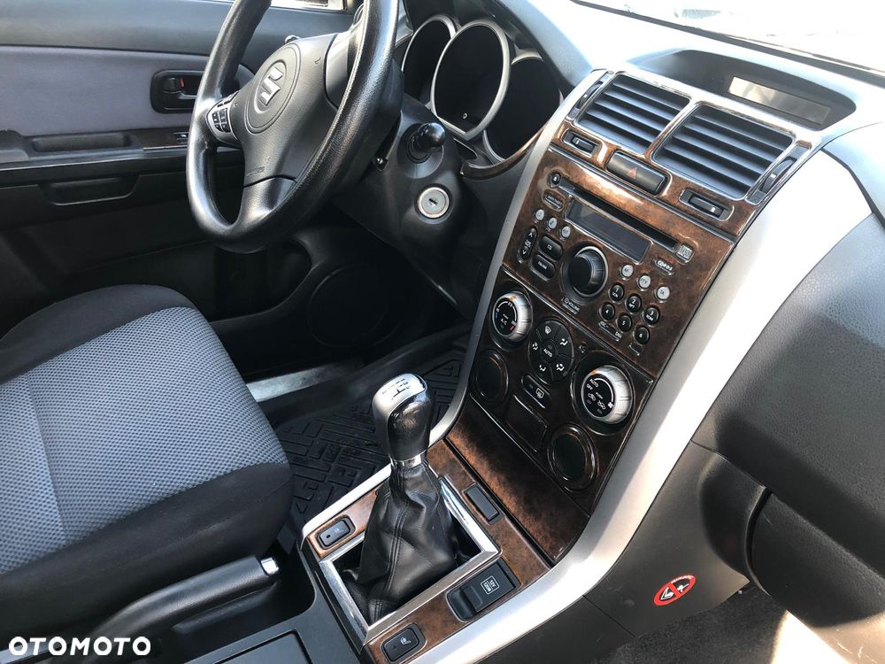 Suzuki Grand Vitara 1.6 - 7