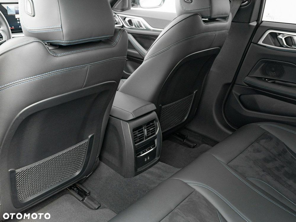 BMW i4 - 24