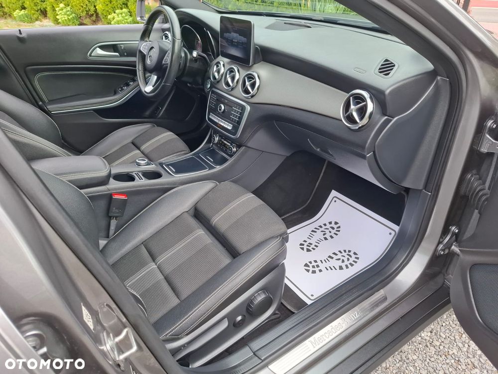 Mercedes-Benz GLA - 24