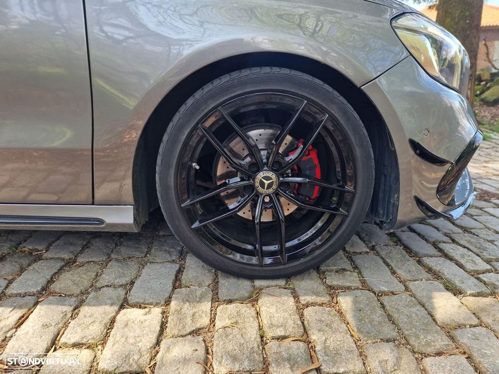 Mercedes-Benz A 180 d AMG Line - 29