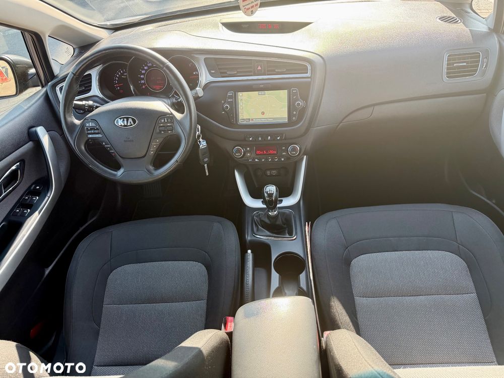 Kia Ceed 1.4 CVVT Dream-Team Edition - 10