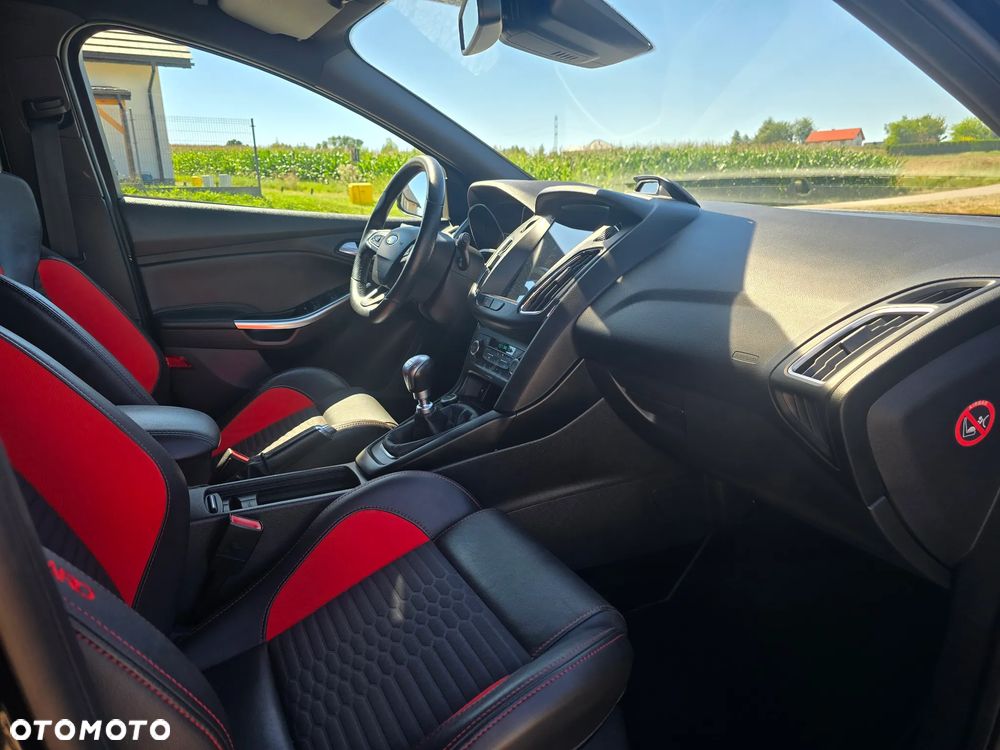Ford Focus 2.0 EcoBoost ST mit Leder-Exclusiv-Paket - 12