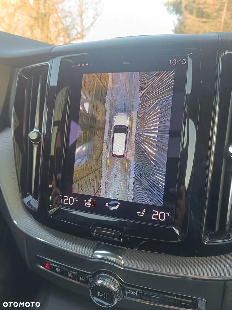 Volvo XC 60 T8 Plug-In Hybrid AWD R-Design - 24