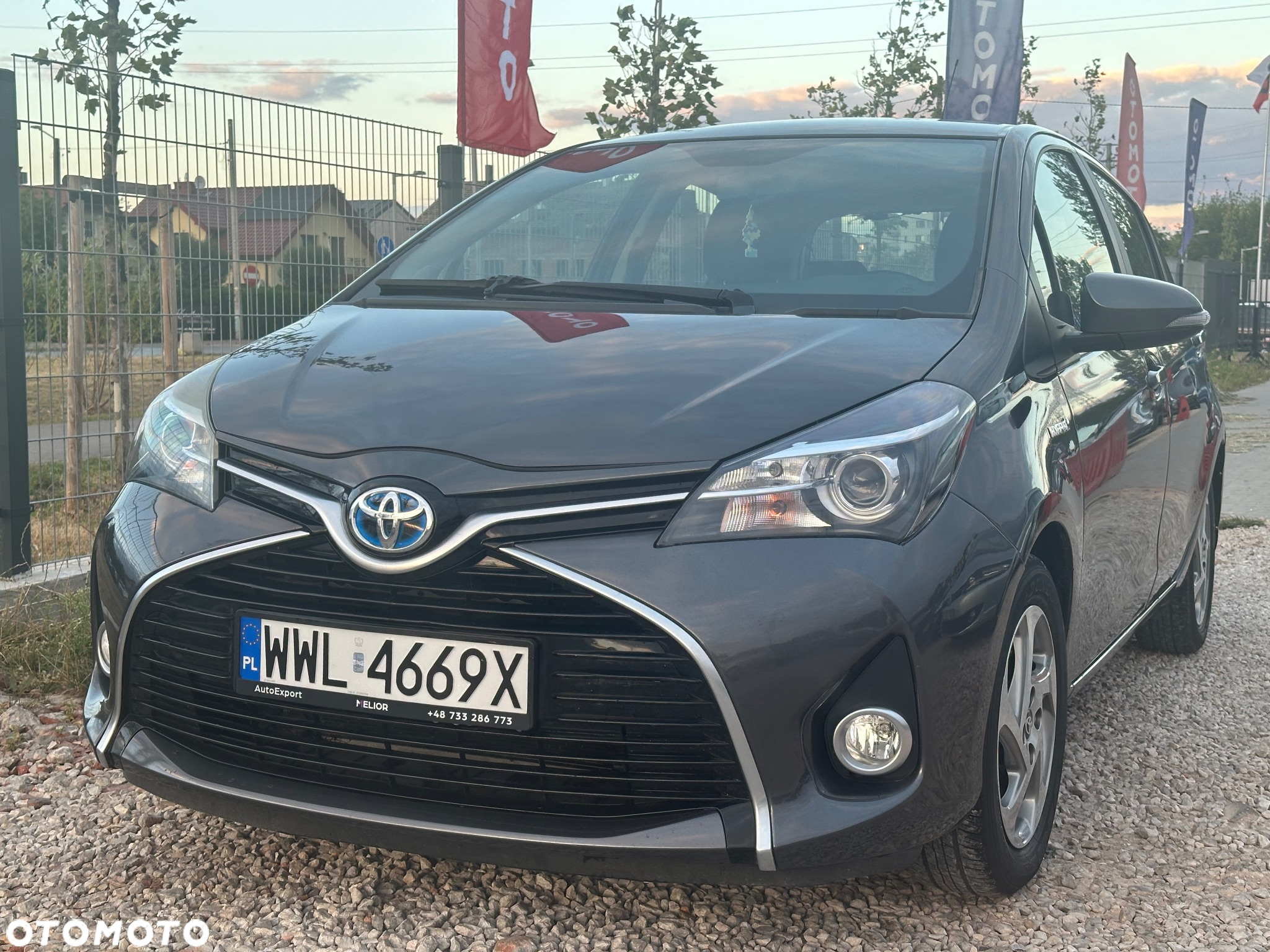 Toyota Yaris Hybrid 1.5 VVT-i - 14