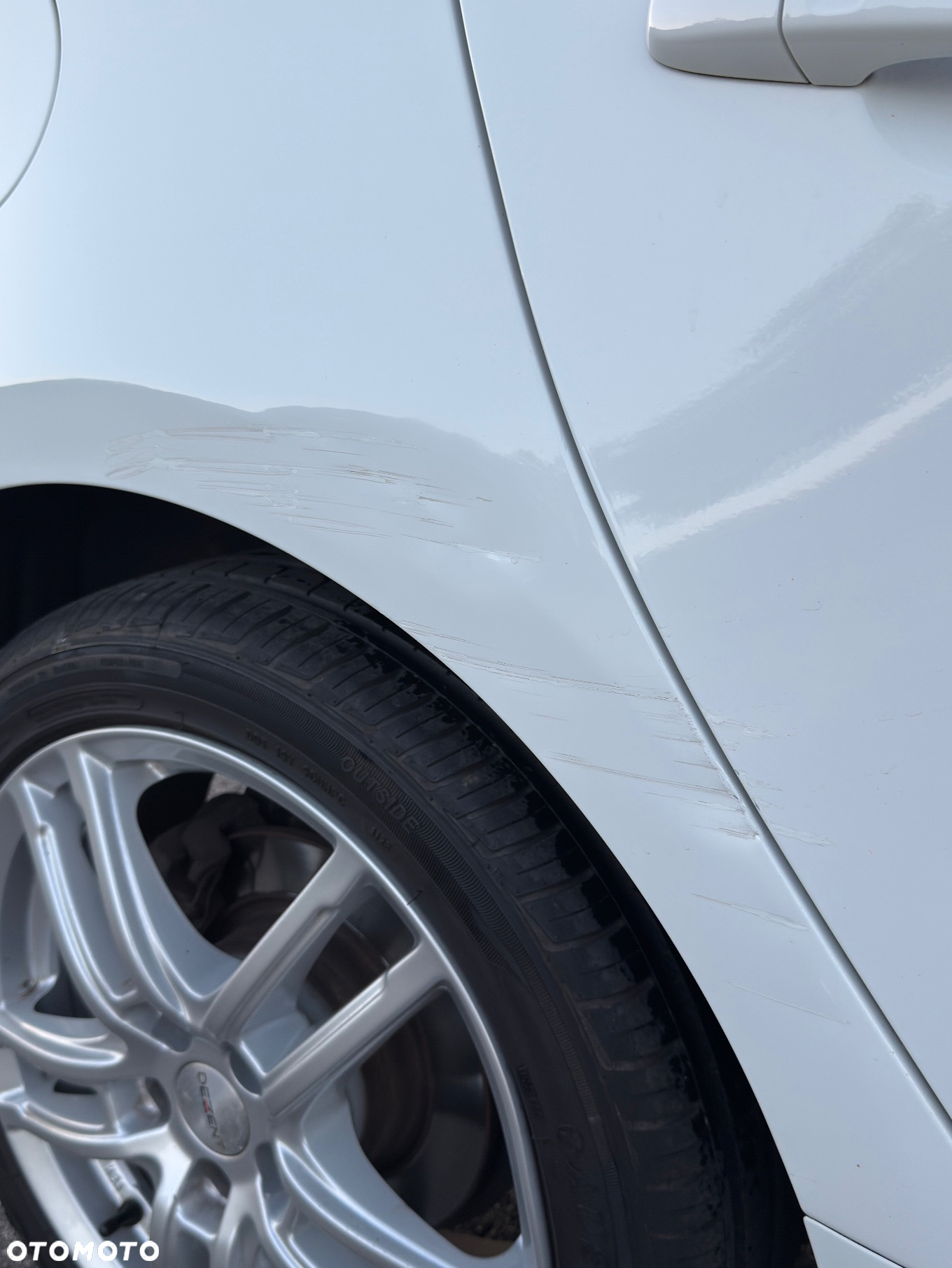 Volvo V40 T3 R-Design - 12