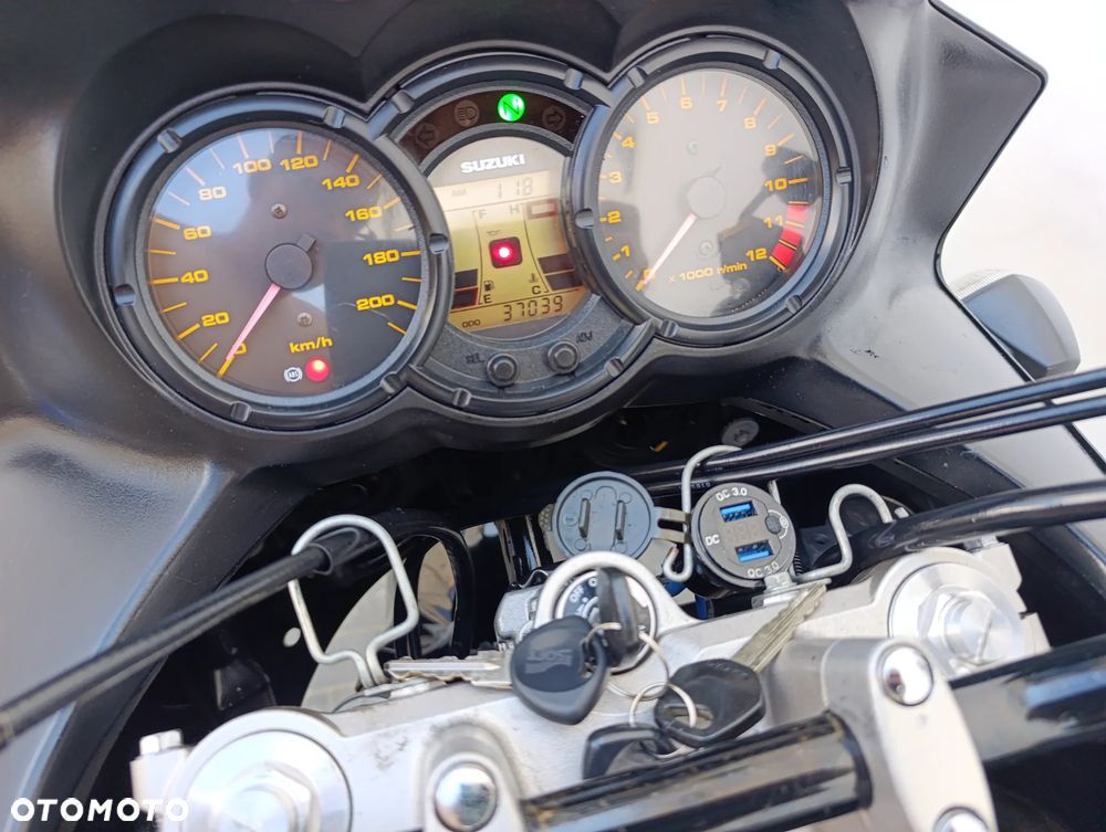 Suzuki V-STROM - 16