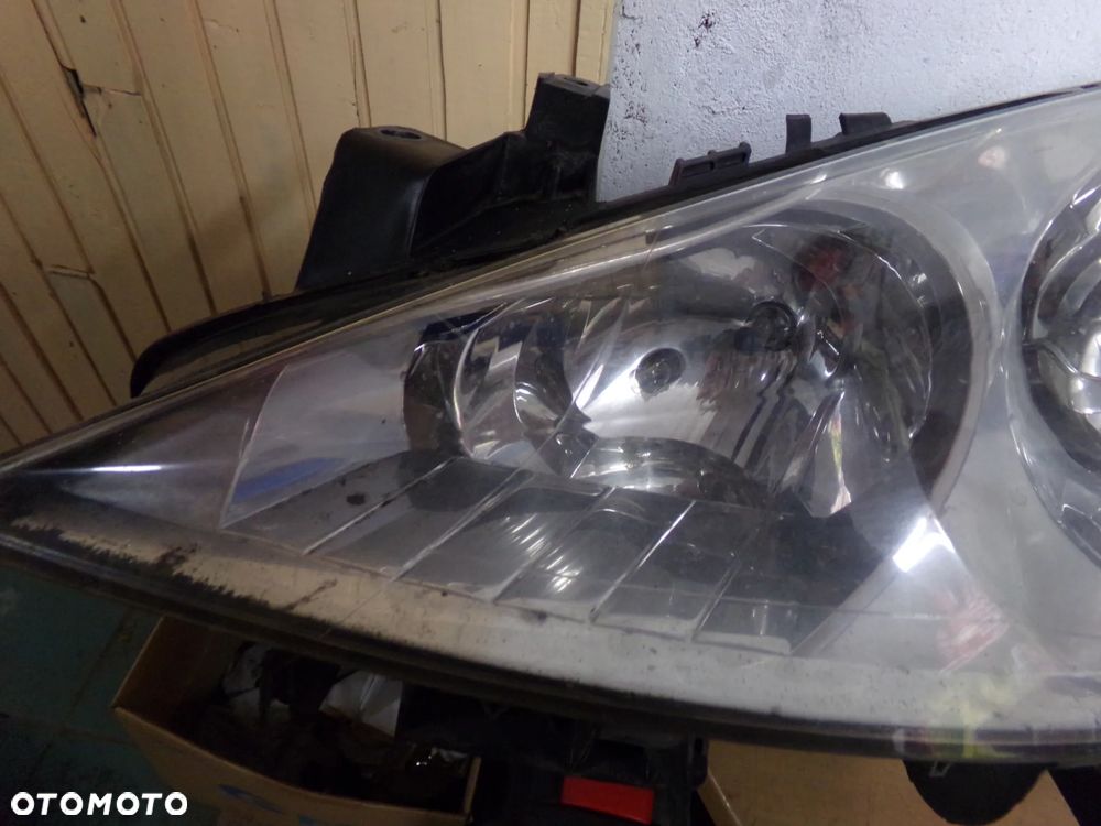 Lampa lewa przednia Peugeot 307  9681834880-00 - 2