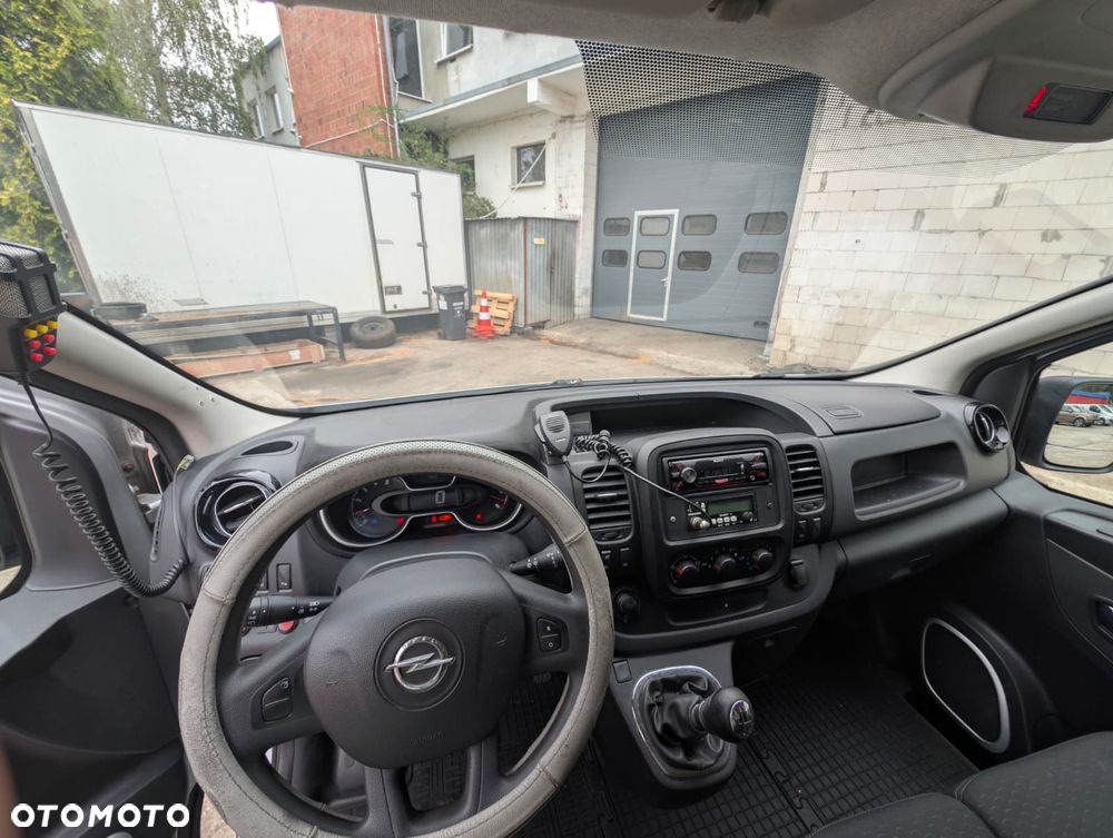 Opel Vivaro - 11