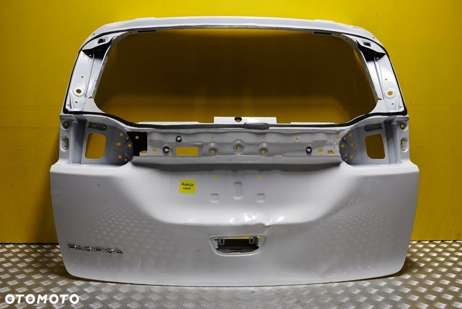 CHRYSLER PACIFICA 2017- KLAPA TYŁ BAGAŻNIKA USA - 1