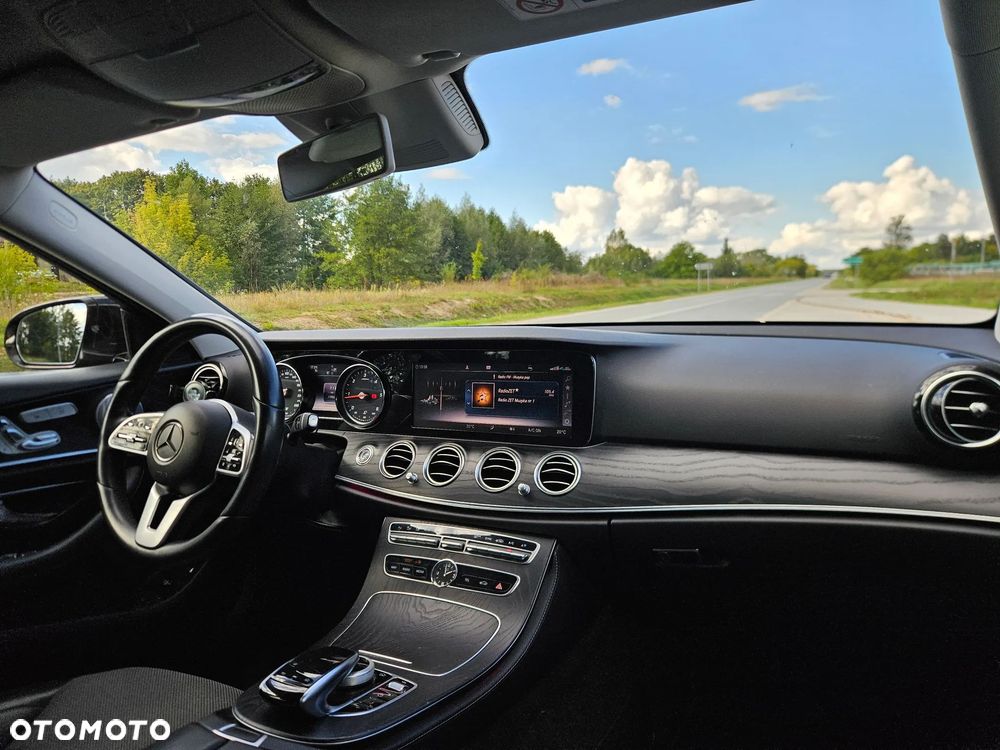 Mercedes-Benz Klasa E 220 d 4-Matic Business Edition 9G-TRONIC - 11