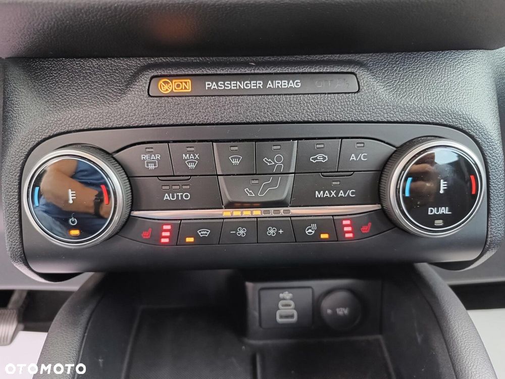 Ford Kuga 1.5 EcoBoost FWD Titanium - 26