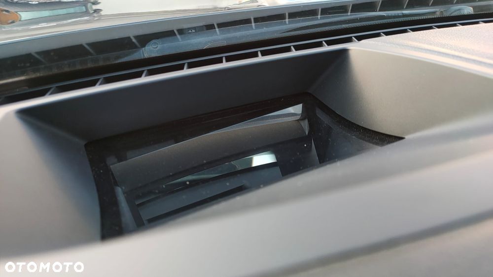 BMW Seria 5 525d Sport-Aut - 32