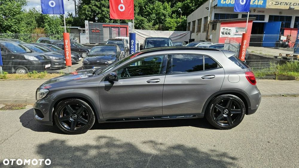 Mercedes-Benz GLA 250 4-Matic AMG Line - 13