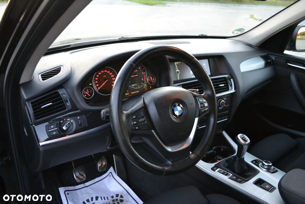 BMW X3 xDrive20d Blue Performance - 32