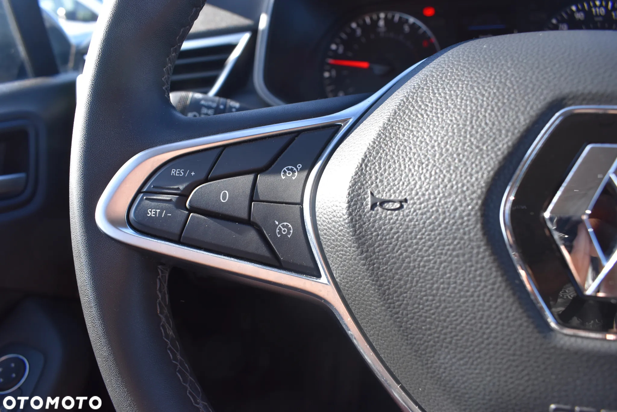 Renault Clio 1.0 TCe Equilibre - 24