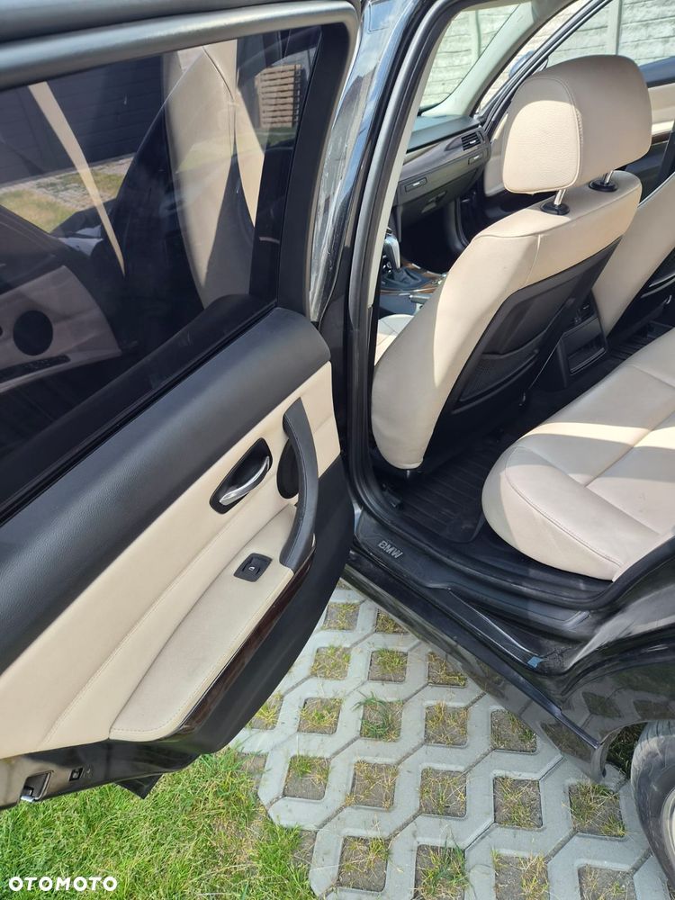 BMW Seria 3 318i - 9