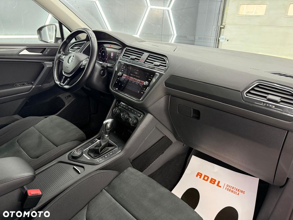 Volkswagen Tiguan Allspace 2.0 TDI 4Mot SCR Highline DSG 7os - 32