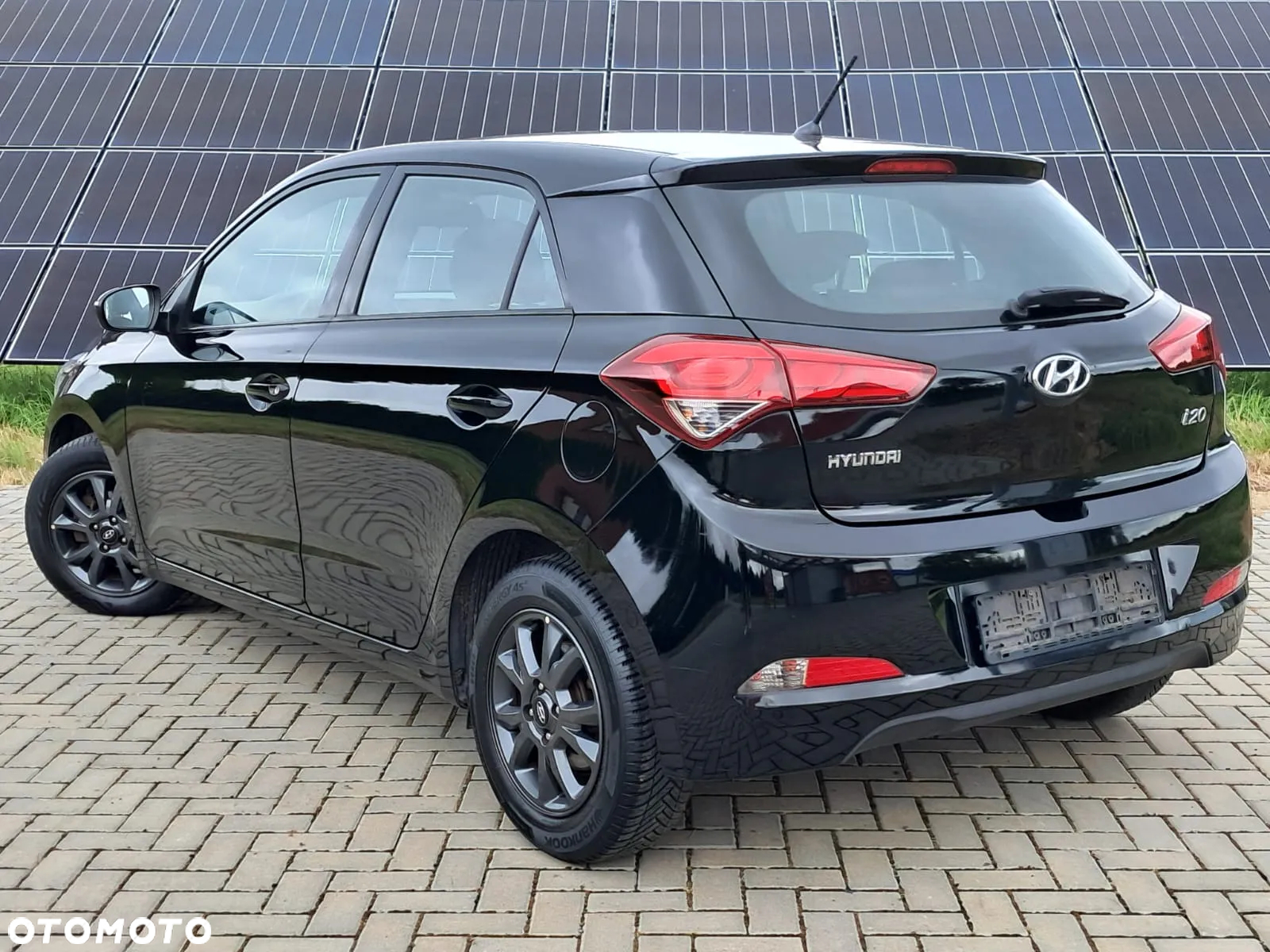 Hyundai i20 blue 1.2 YES - 14