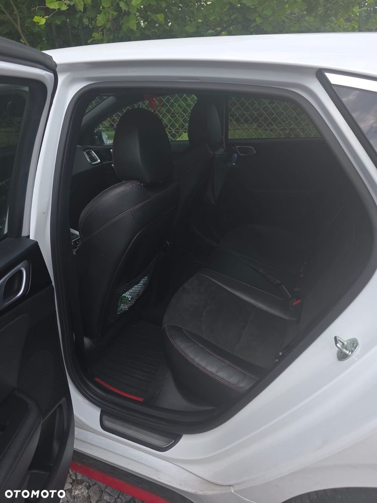 Kia ProCeed 1.6 T-GDI GT DCT - 11