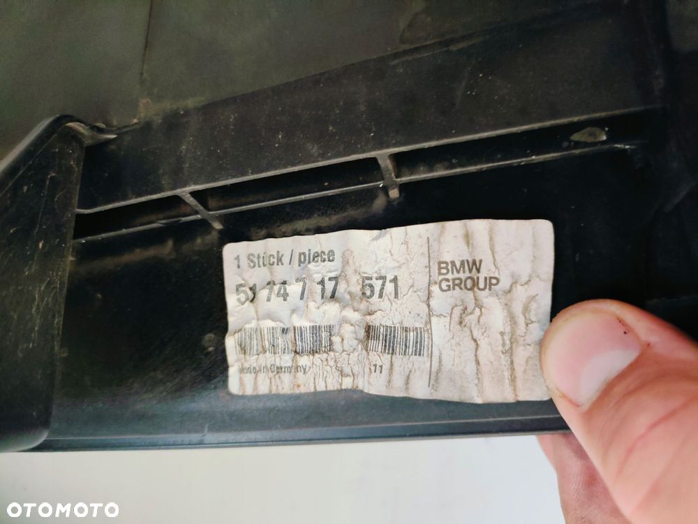 BMW E90 LIFT KIEROWNICA WLOT POWIETRZA ŻALUZJE PAS PRZÓD - 7