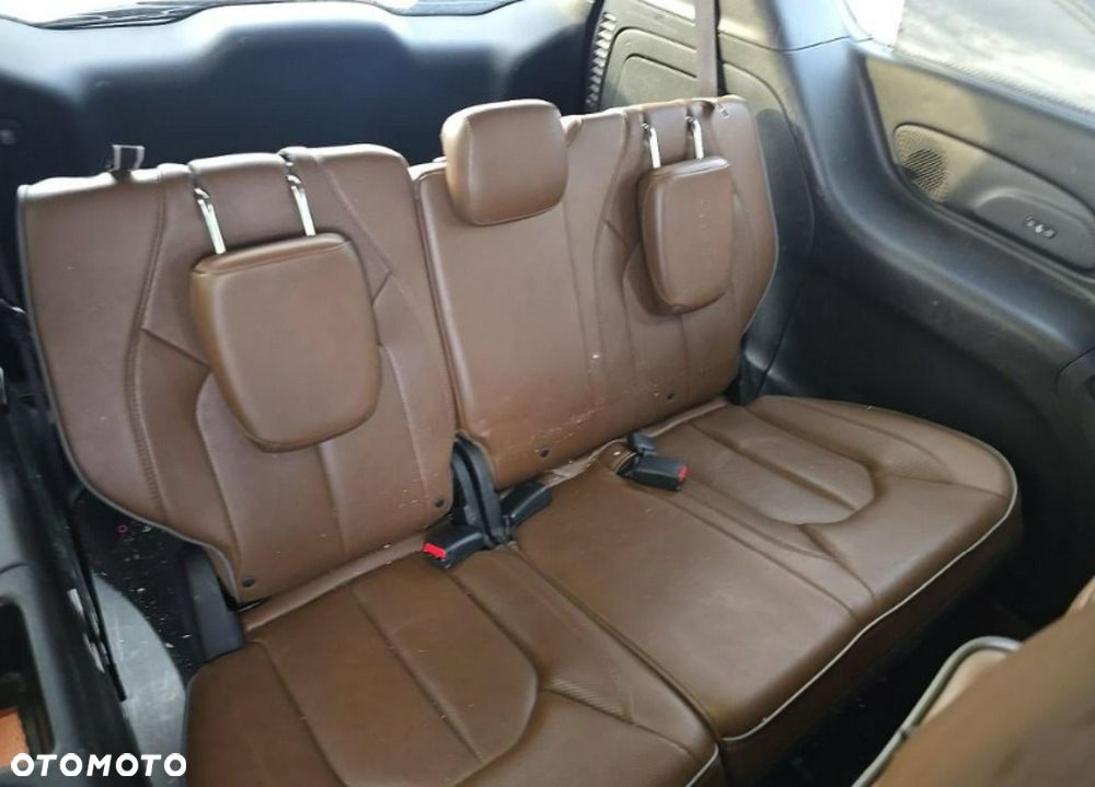 Chrysler Pacifica - 9