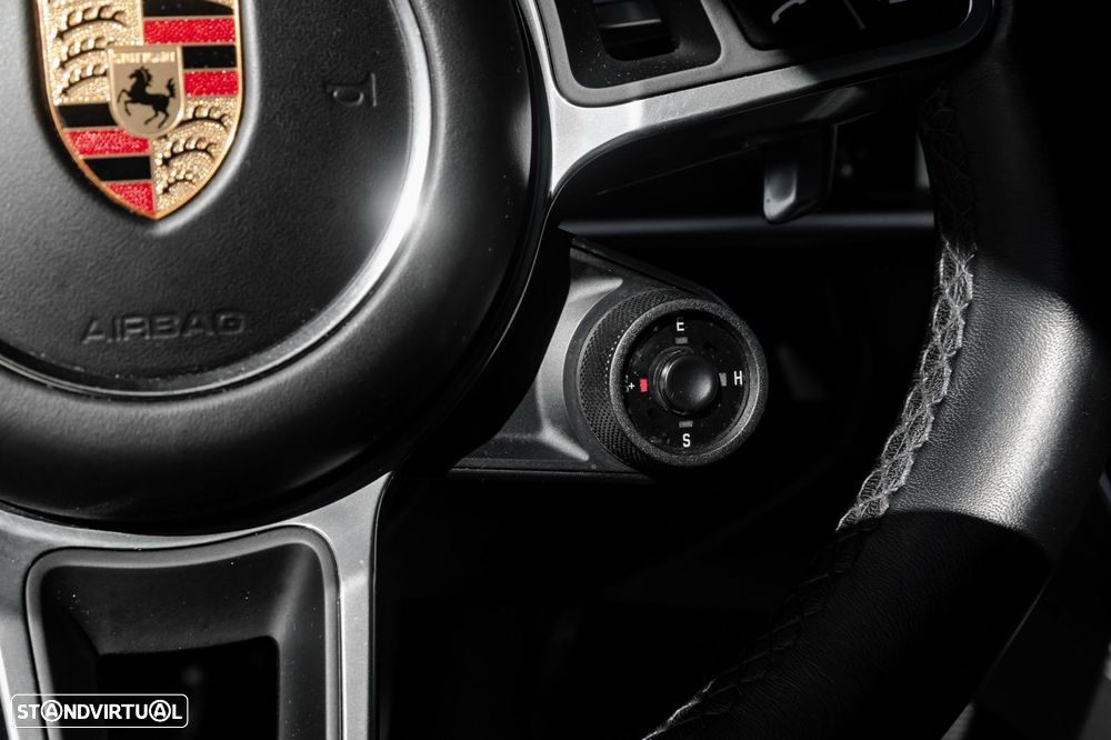 Porsche Panamera Sport Turismo 4 E-Hybrid - 27