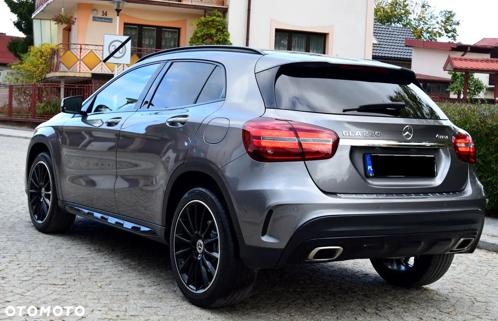 Mercedes-Benz GLA 220 4-Matic AMG Line - 15