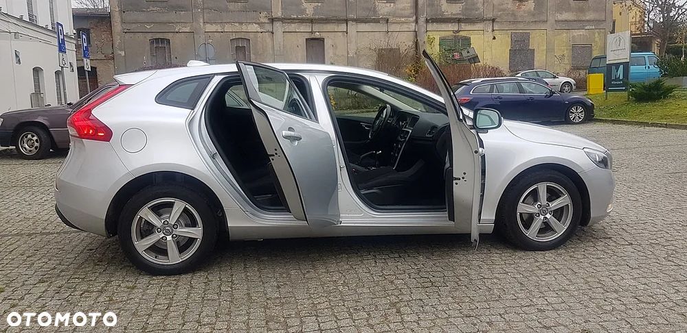 Volvo V40 D2 Drive-E Momentum - 13