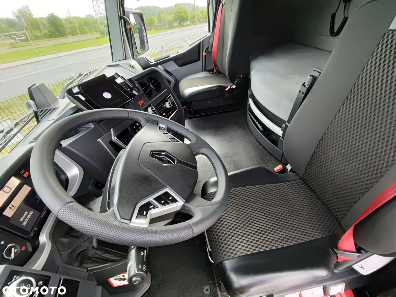 Renault T480 STANDARD ZADBANY NOWE OPONY - 3