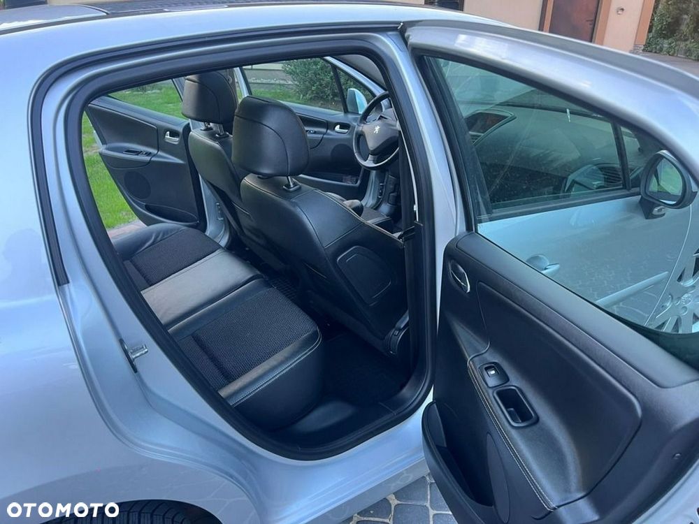 Peugeot 207 1.6 THP Platinum - 11