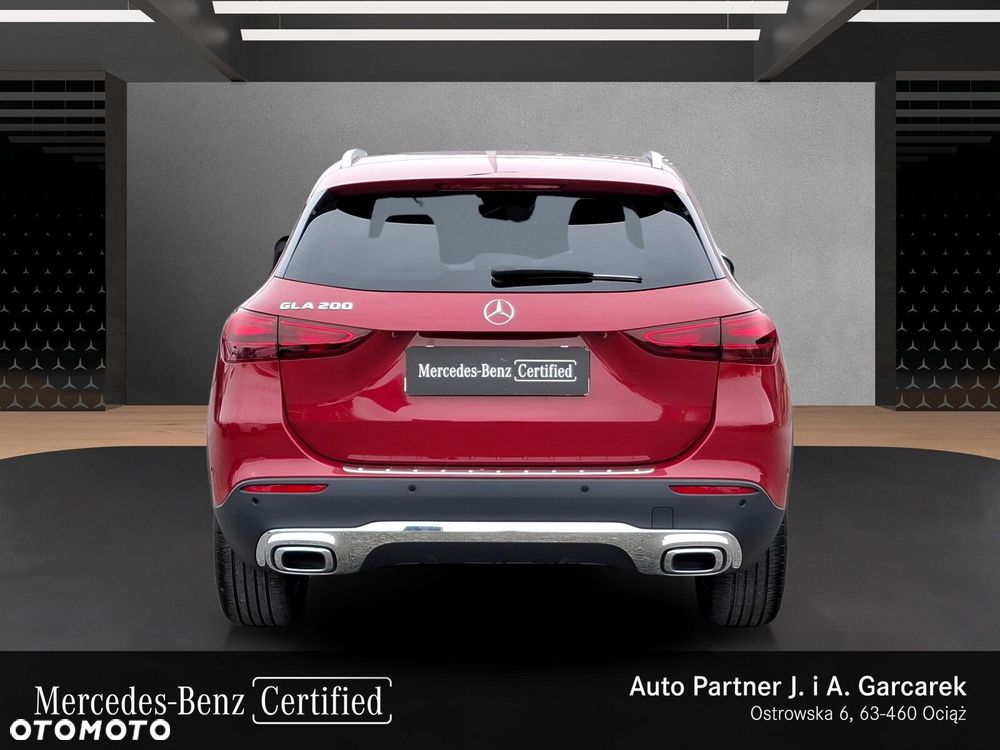 Mercedes-Benz GLA - 4