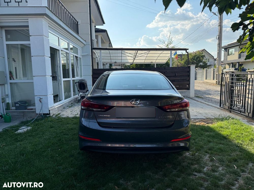 Hyundai Elantra 1.6 MPi Exclusive - 4