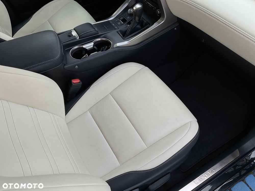 Lexus NX 300 F Impression AWD - 11