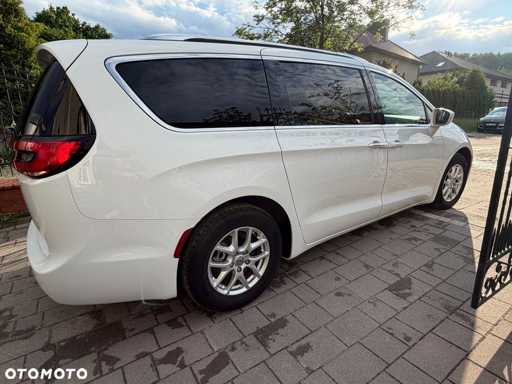 Chrysler Pacifica - 11