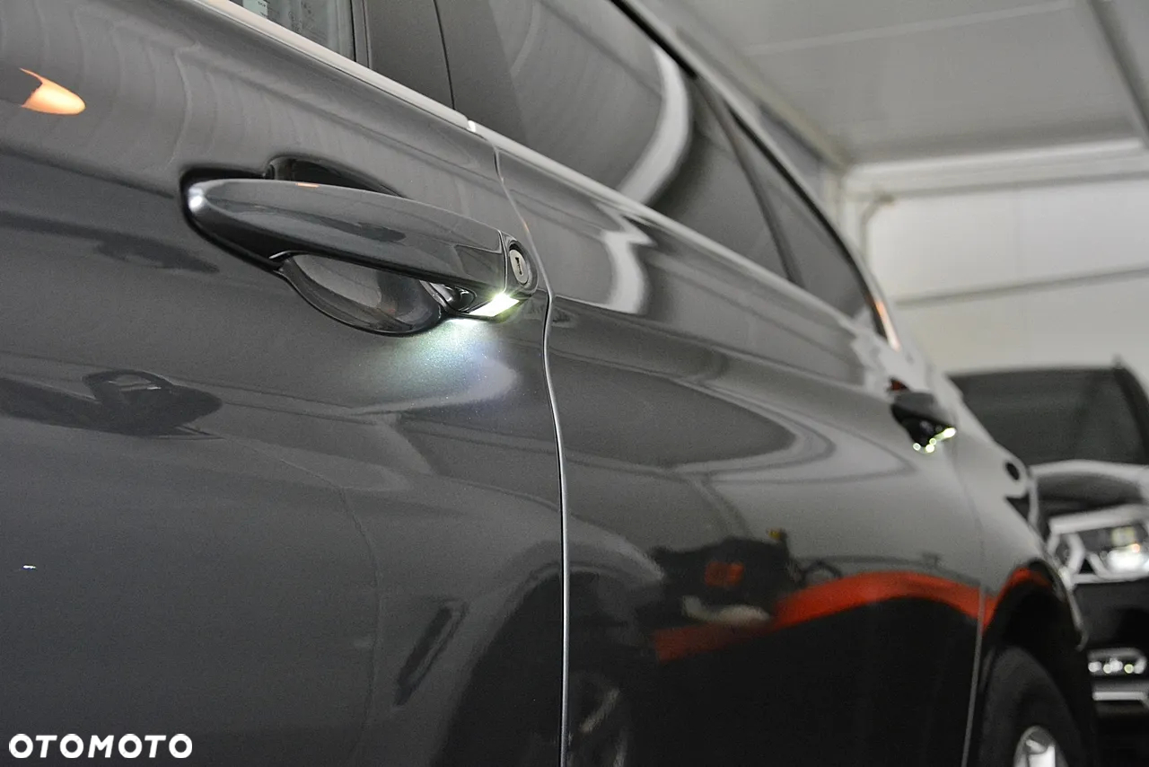 BMW Seria 3 320d - 29