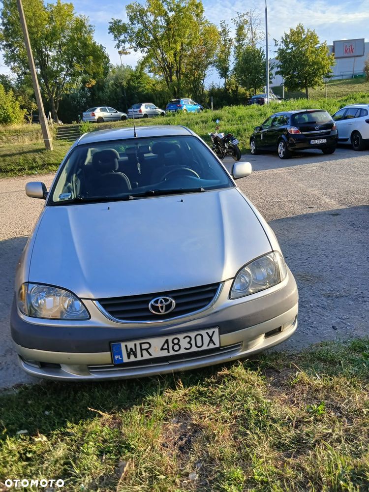 Toyota Avensis 1.8 VVT-i Terra Plus - 2