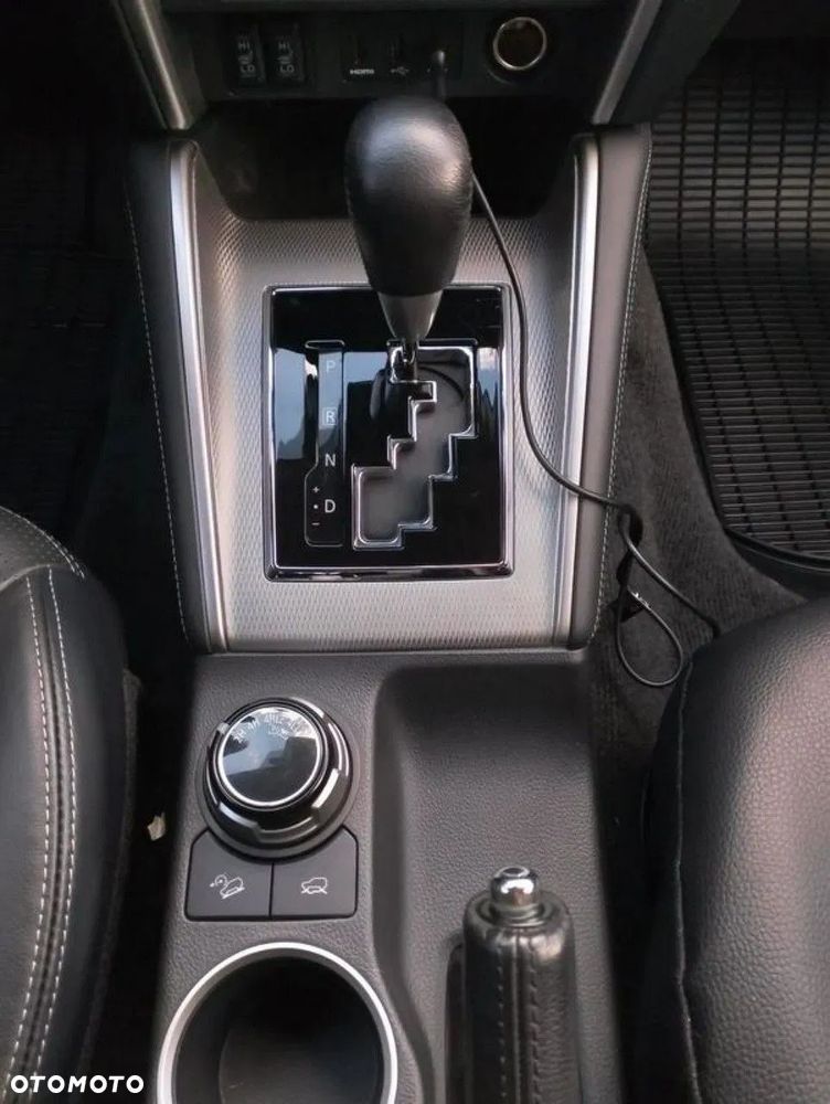 Mitsubishi L200 2.2 d DC Instyle Plus - 16