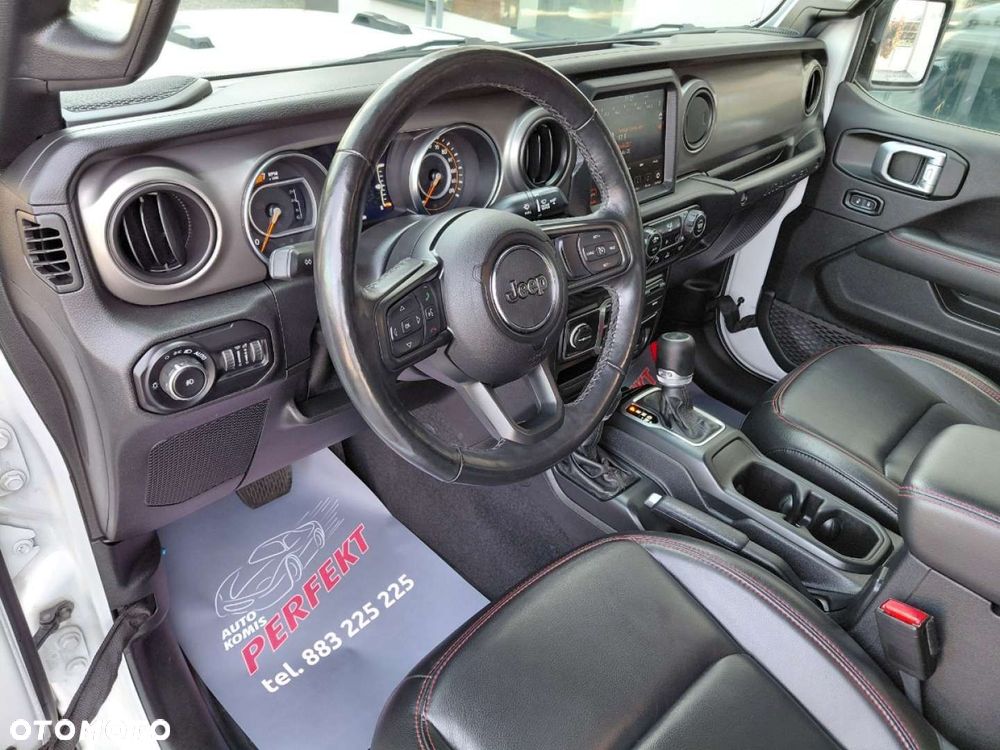Jeep Wrangler - 11
