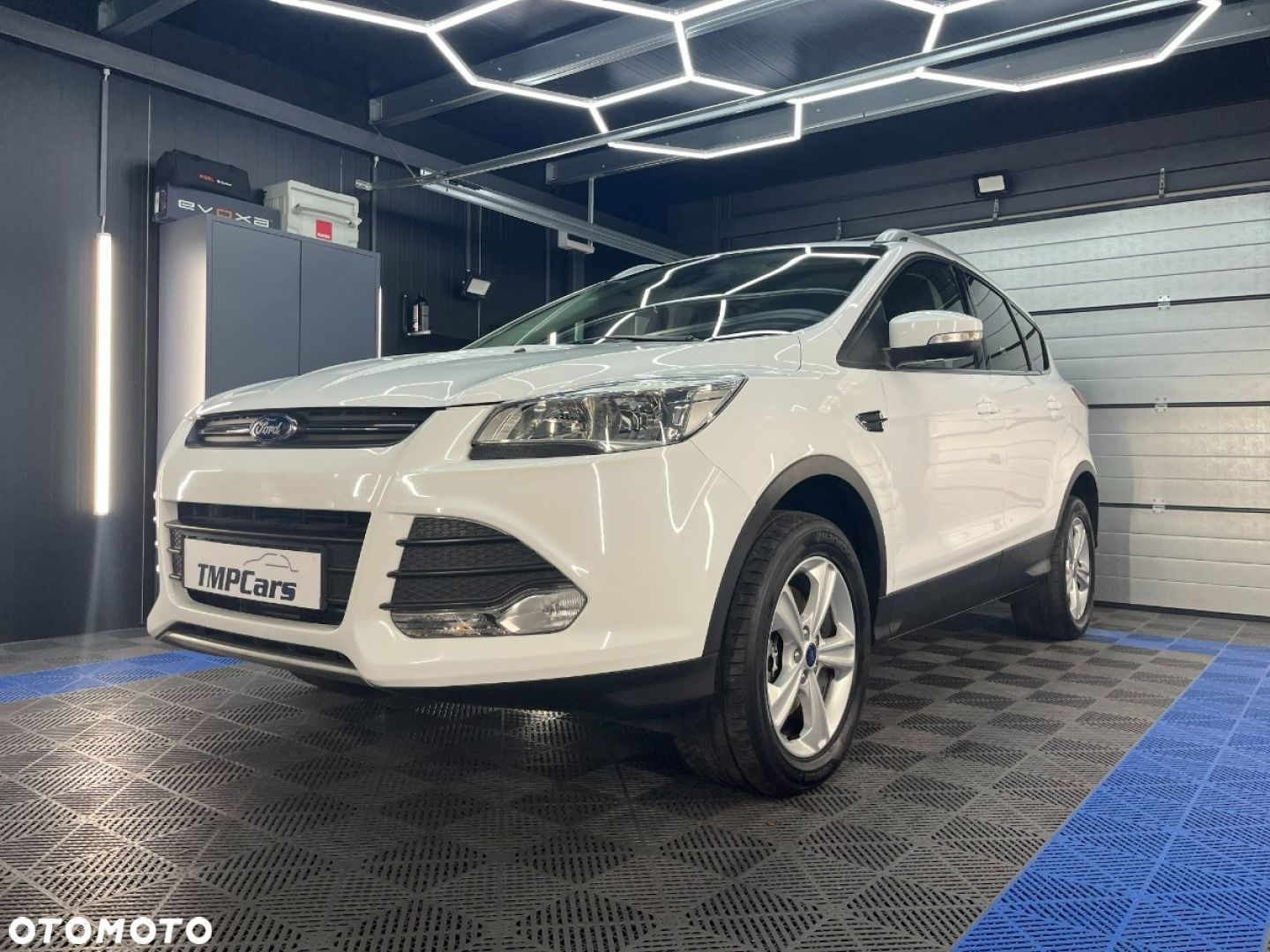 Ford Kuga - 2