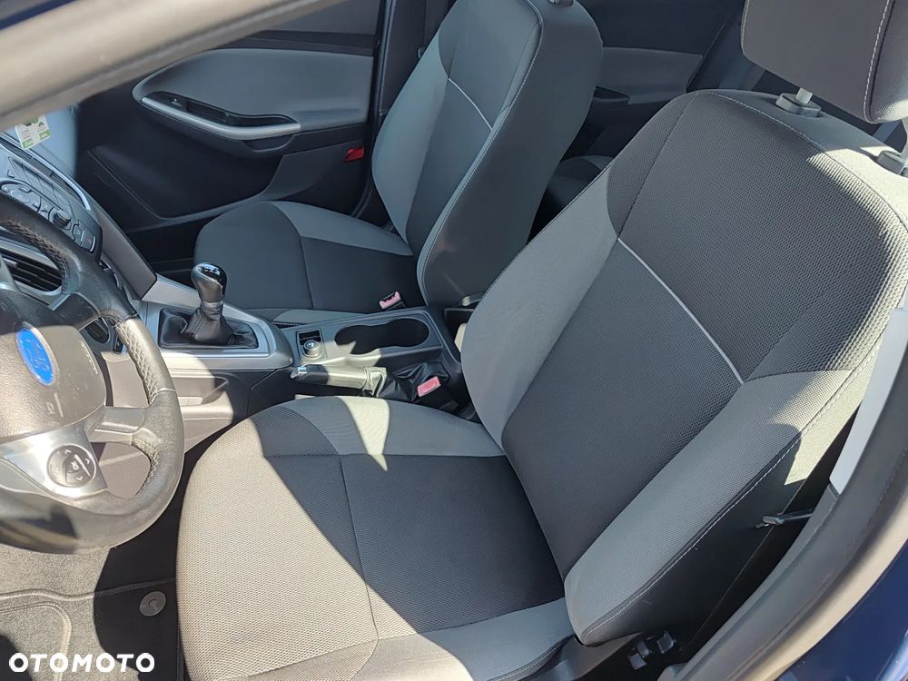 Ford Focus SW - 14