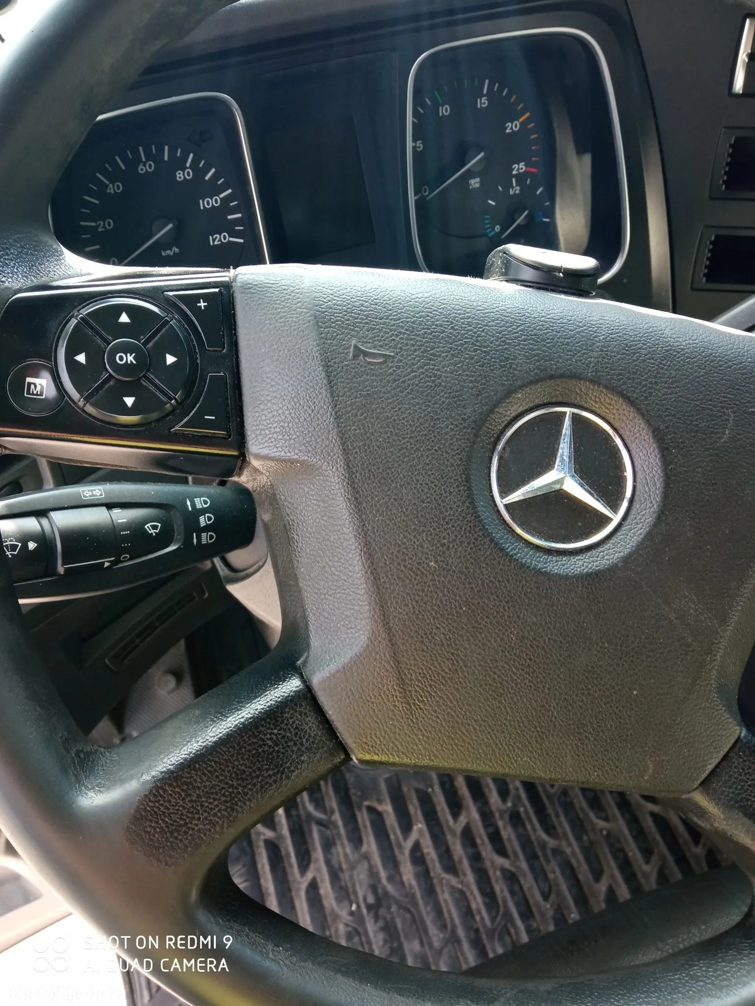 Mercedes-Benz ACTROS - 11