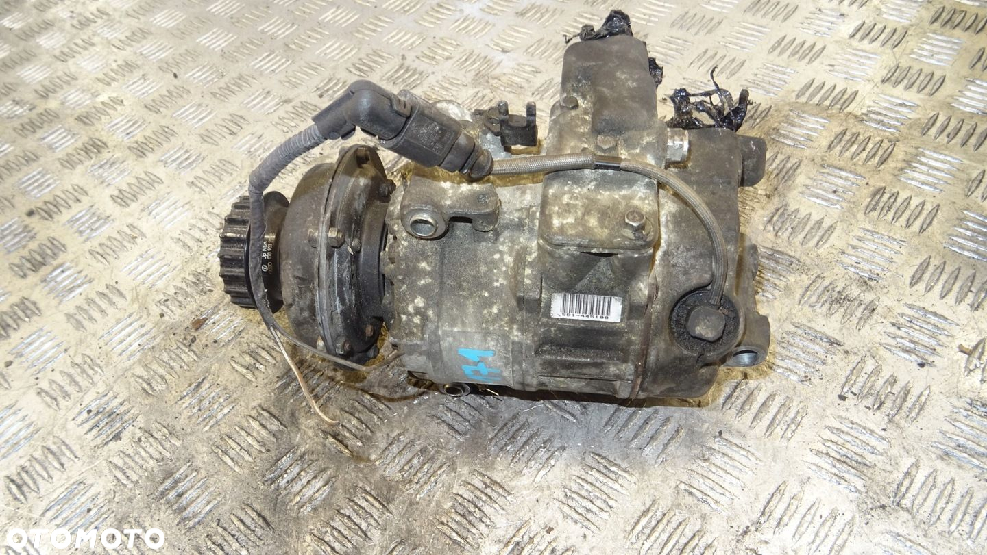 SPRĘŻARKA KLIMATYZACJI VW T5 2.5 TDI - 2