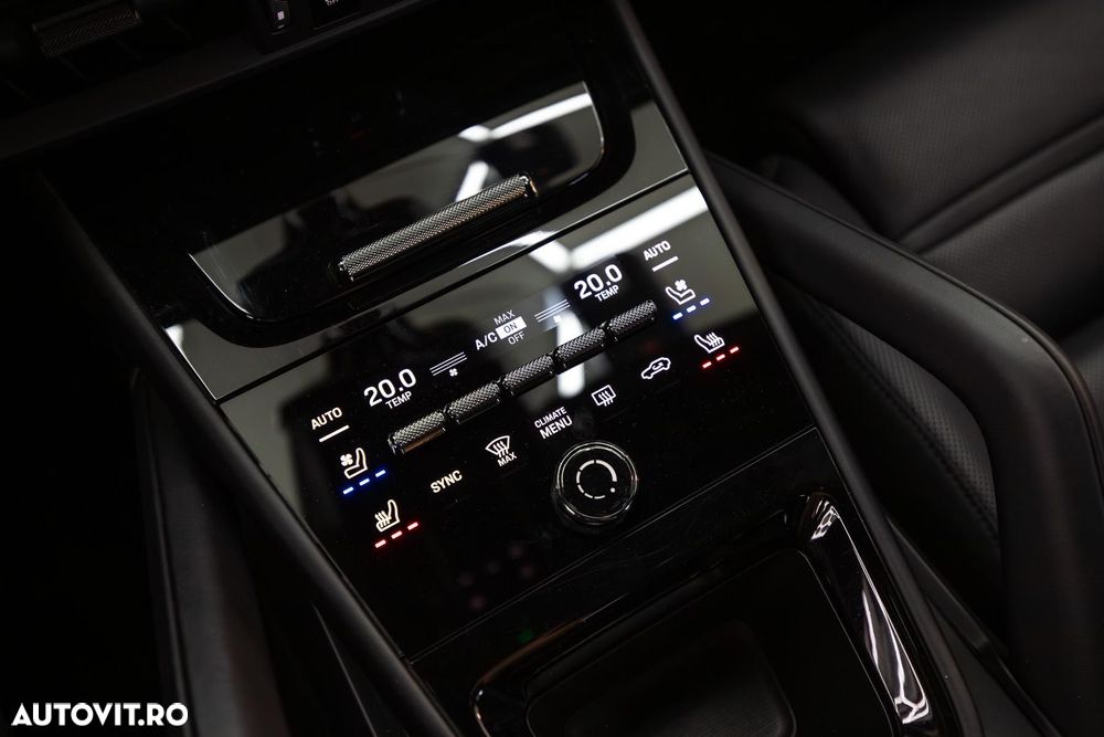 Porsche Cayenne - 30