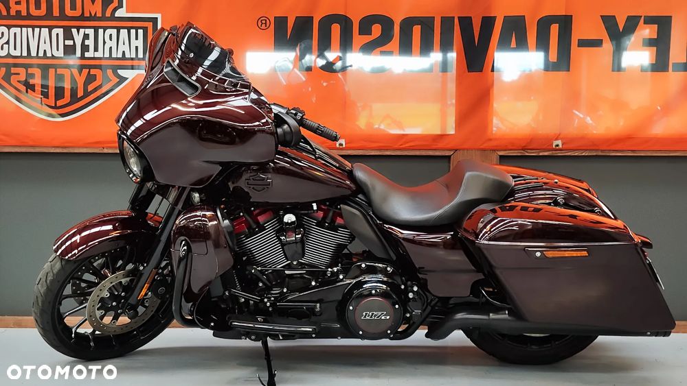 Harley-Davidson CVO Street Glide - 6