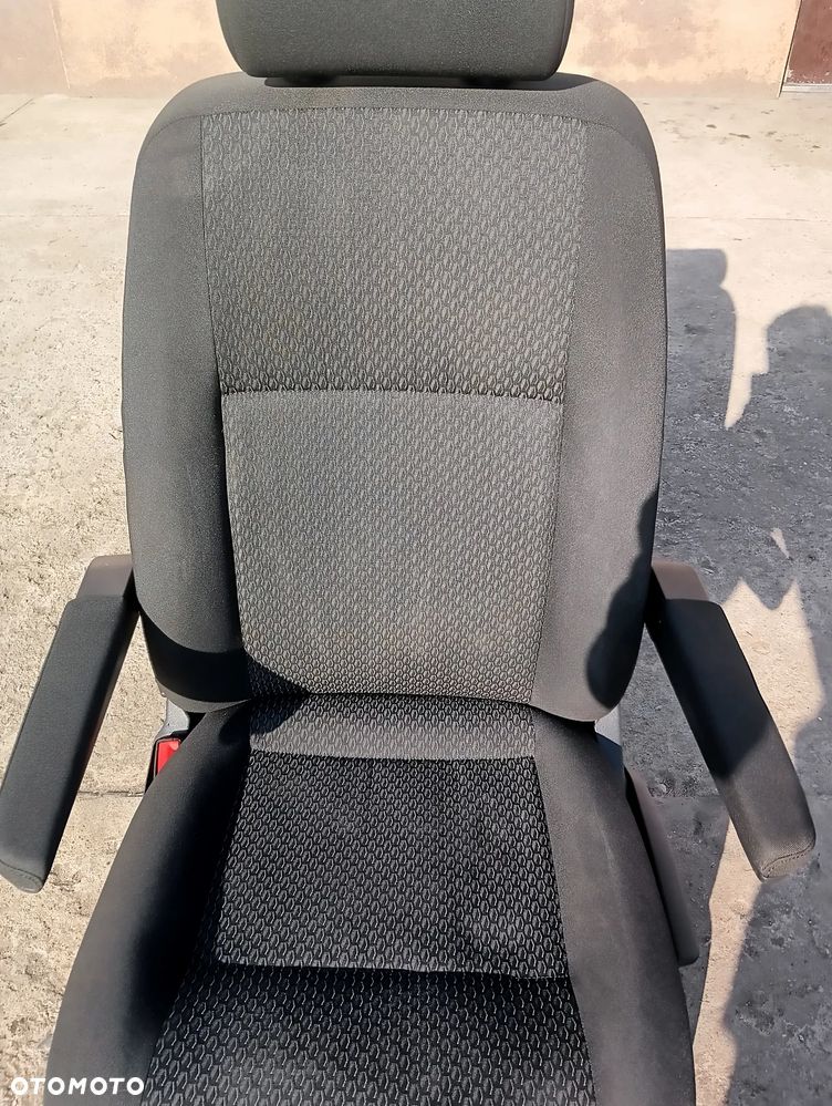 Fotel kierowcy VW T6 KUTAMO podłokietniki podgrzewany - 6