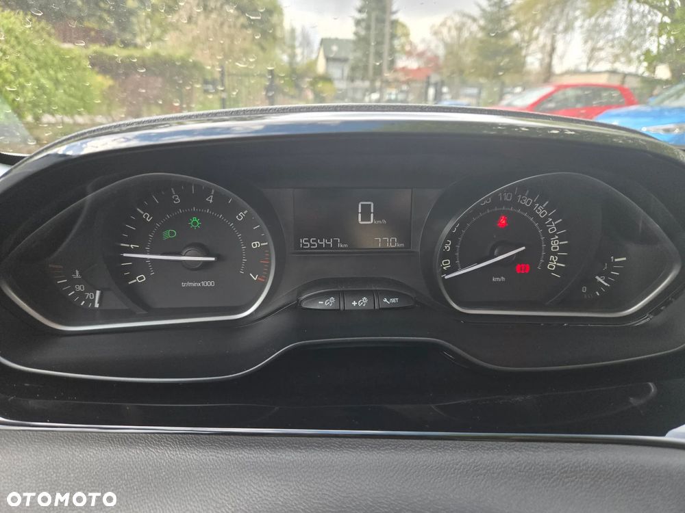 Peugeot 208 1.2 PureTech Style - 11