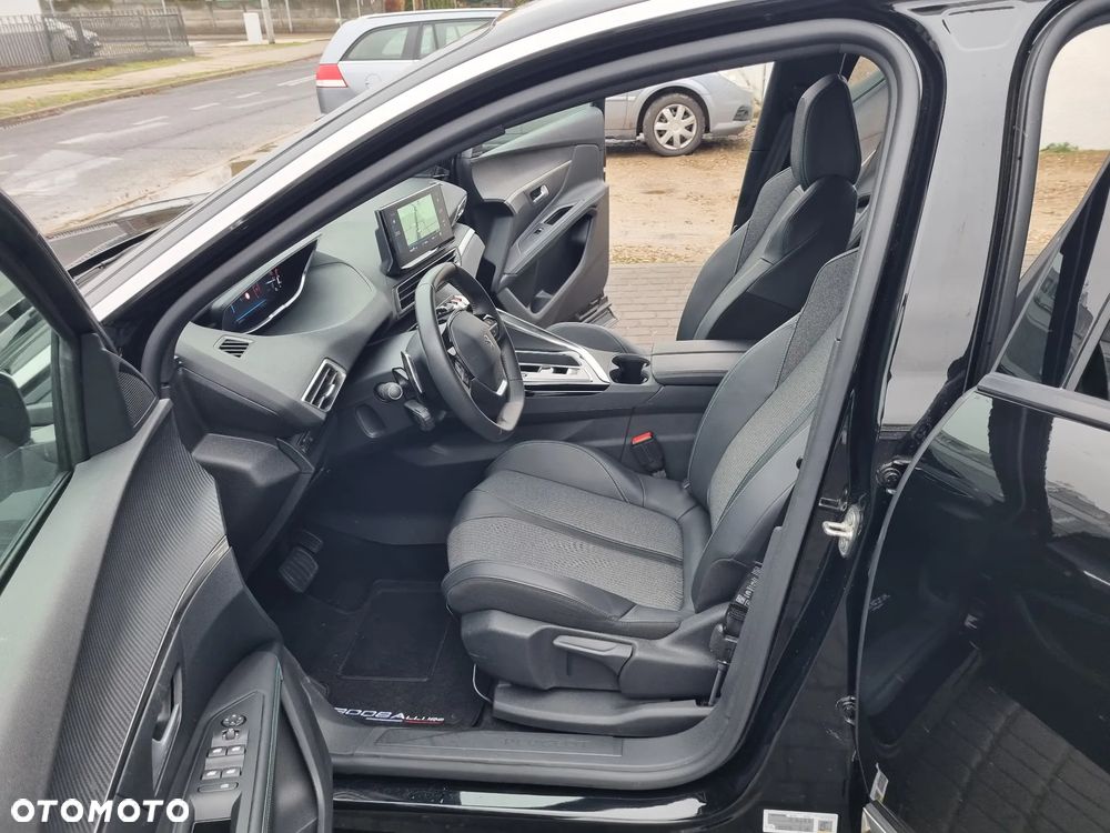 Peugeot 3008 1.2 PureTech Allure S&S EAT6 - 5