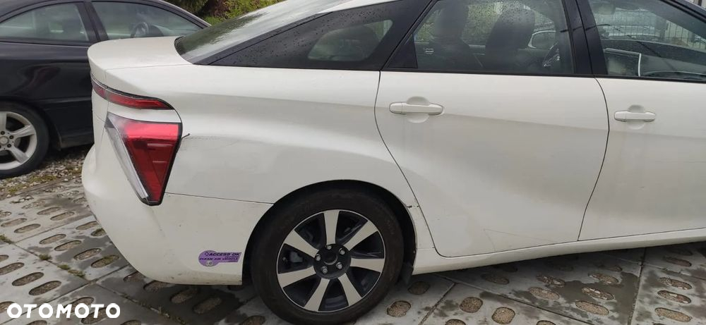 Toyota Mirai Advanced - 4