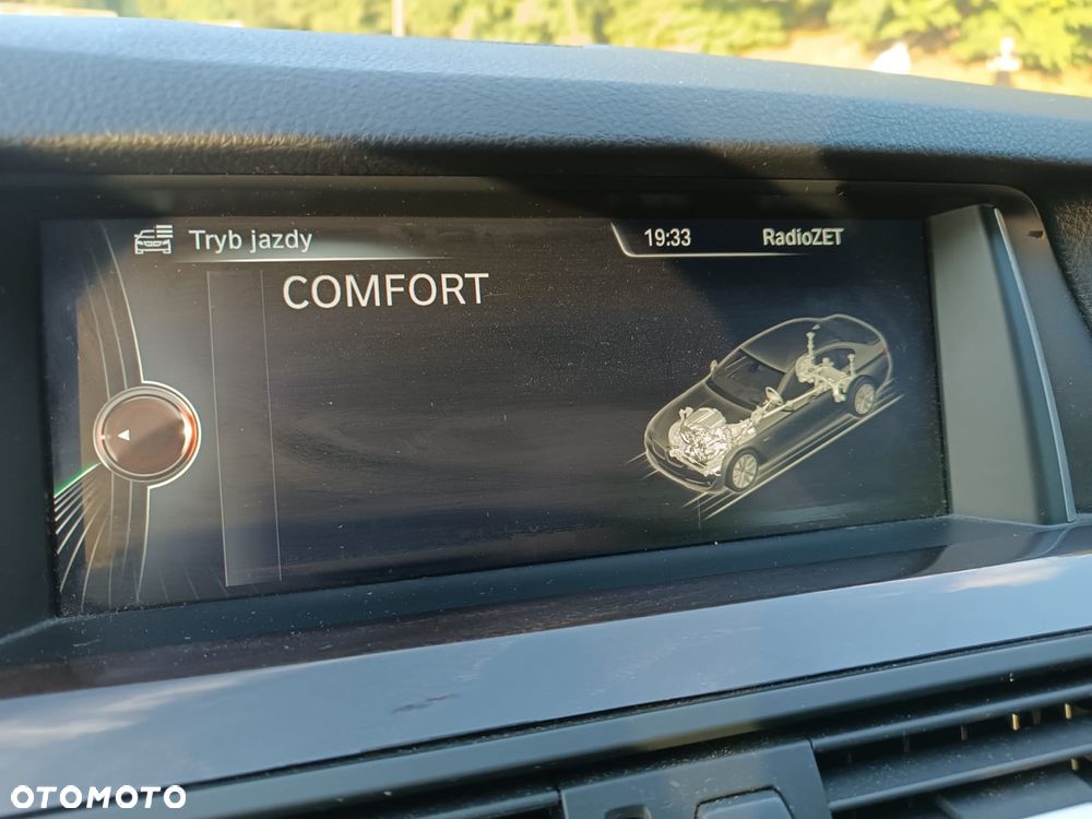 BMW Seria 5 528i xDrive Sport-Aut - 21
