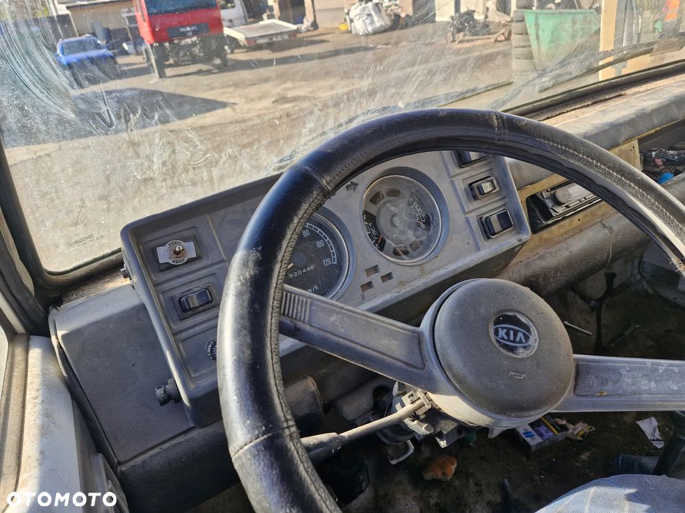 Kia CERES : Kia CERE pojazd na części: maska, zderzak, drzwi, szyby, lusterka, chłodnica.... - 8